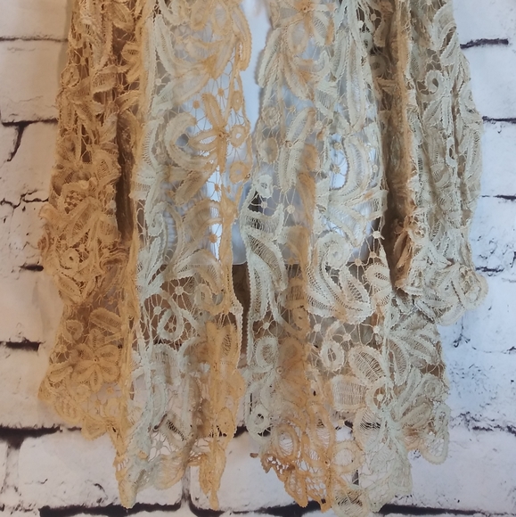 Beautiful VTG Lace Jacket - Picture 2 of 4